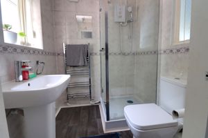 Guest WC/ Shower Room